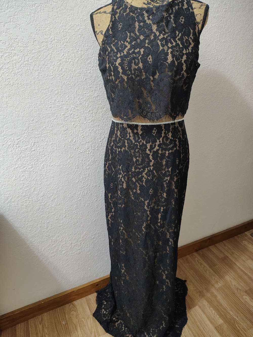 Christina Wu Black Lace Sleeveless Illusion Gown Size 8 Formal Event Elegant